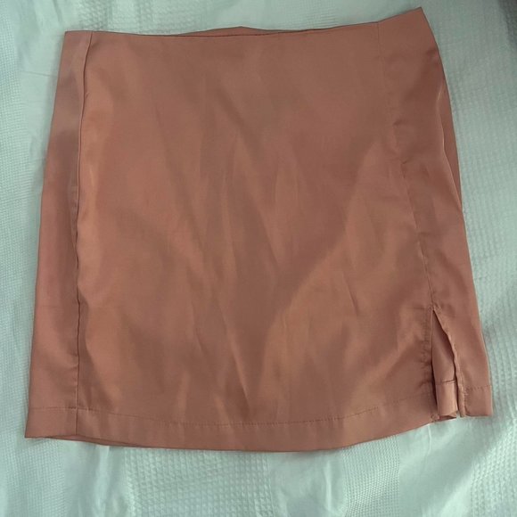 Peach Satin Bodycon Slit Skirt - Picture 2 of 6